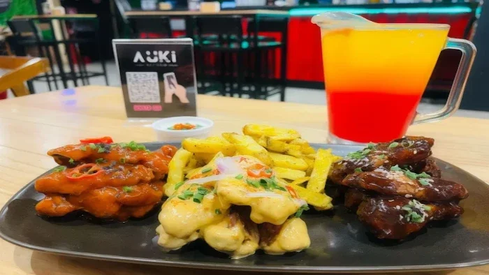 Auki Restobar Las Palmeras