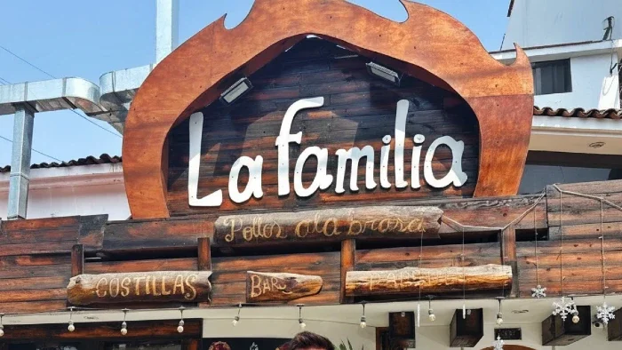 La Familia Fuego y Sabor